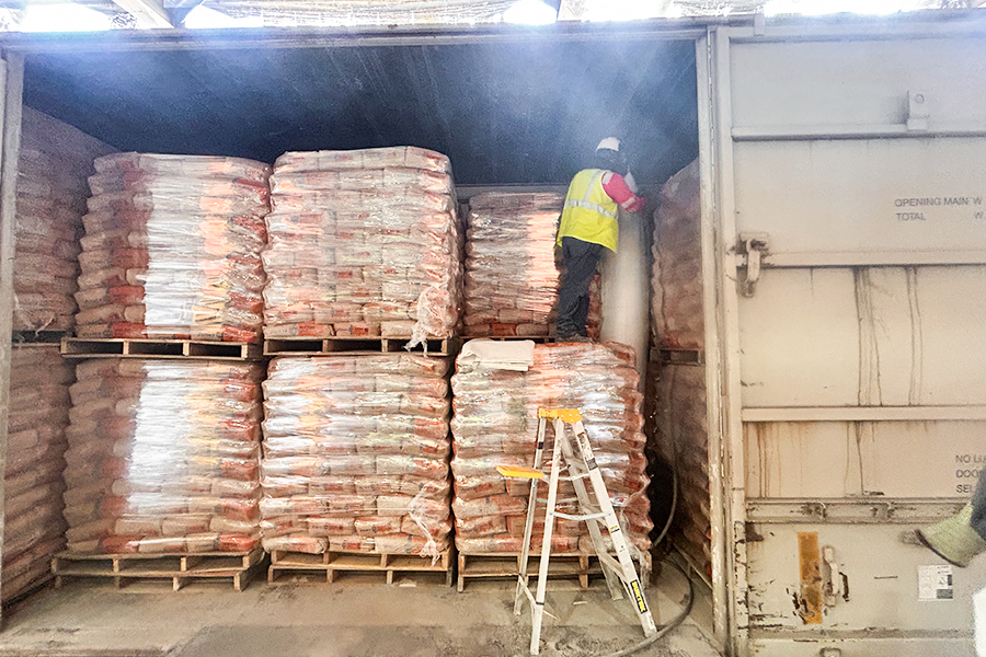 Prispôsobené riešenia nafukovacích tašiek pre železničnú dopravu pre poprednú severoamerickú cementársku spoločnosť – od štandardných produktov po inovácie založené na scenároch
